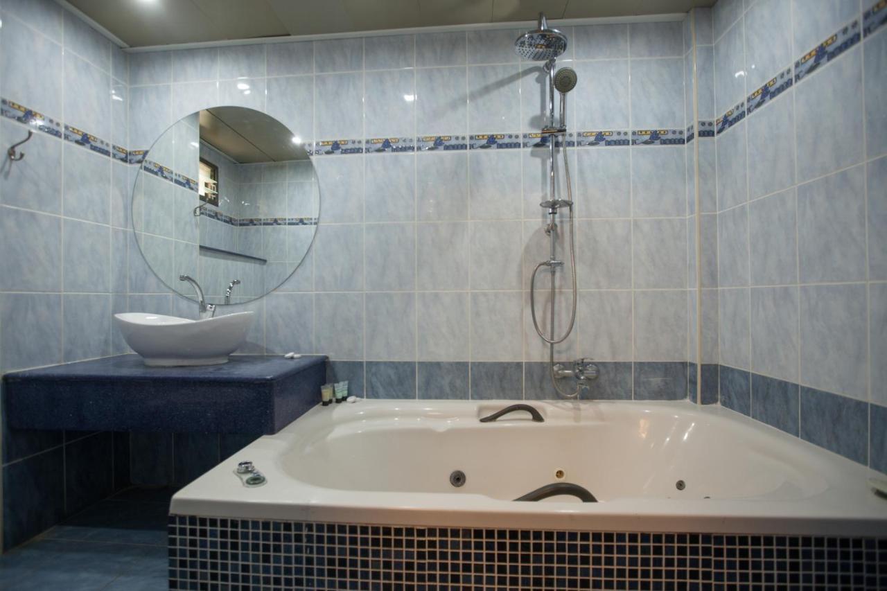 Puy Ahuzat Haosher Hotel Tiberias Kültér fotó